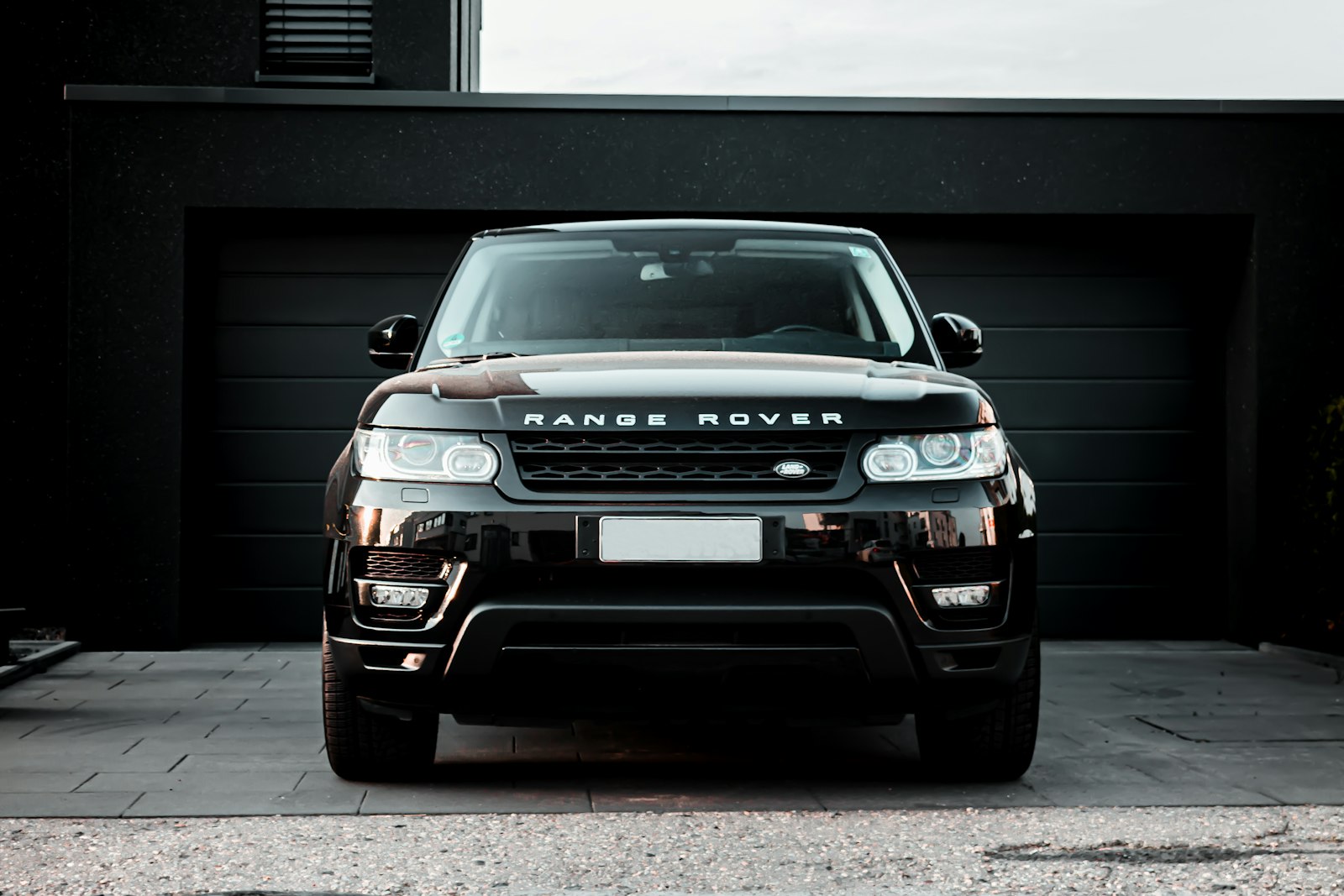 Black Range Rover Sport